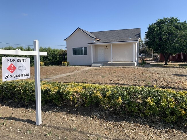 Building Photo - 7237 Yosemite Blvd