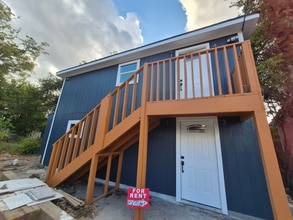 Building Photo - 2209 Gano St