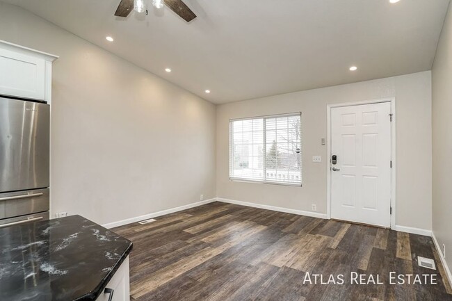 Building Photo - 6472 Sonny Blue Dr