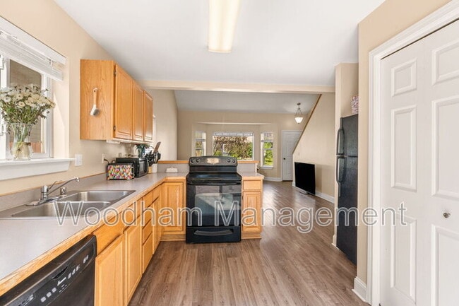 Building Photo - 306 Golden Valley Dr