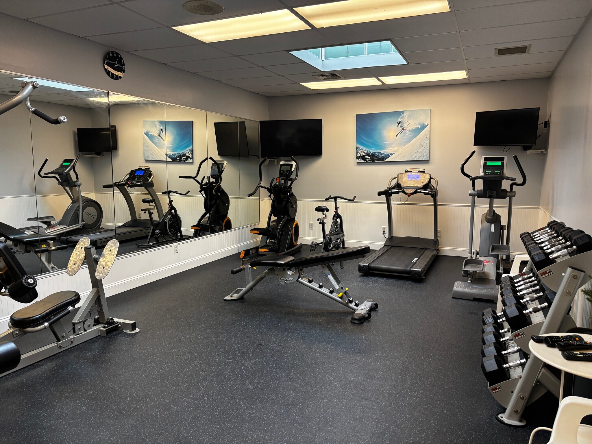 Building Photo - 14 Middle Village Way