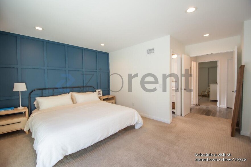 Building Photo - 189 Calle Guernica