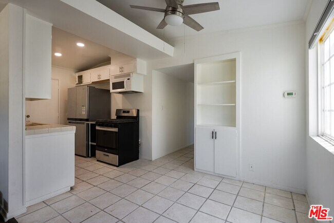 Building Photo - 12844 Short Ave
