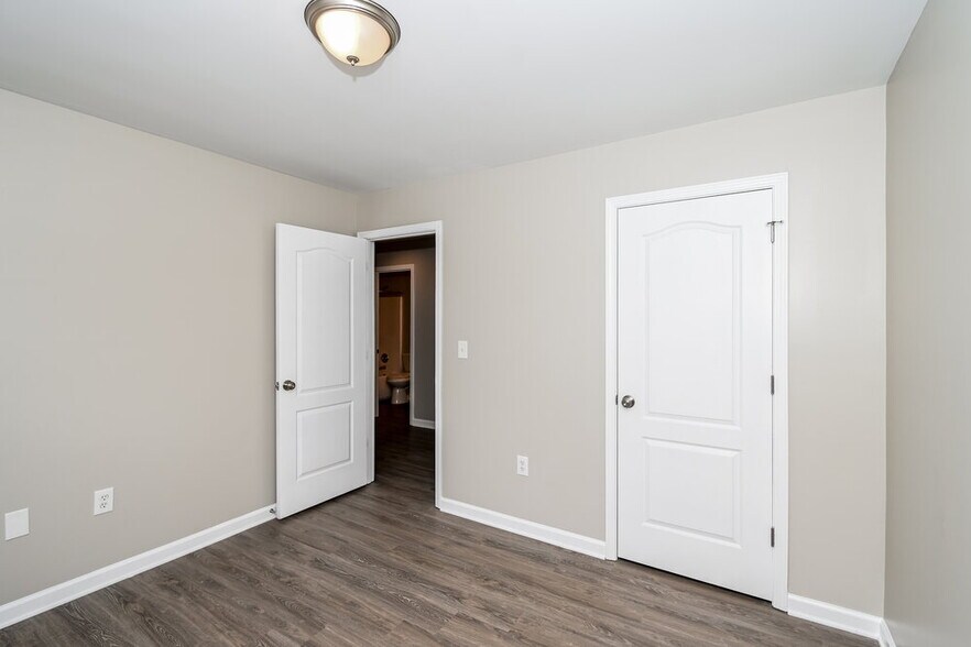 Building Photo - 6401 Harvester Cir