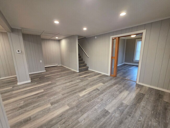 Building Photo - 1353 W Grand Ave