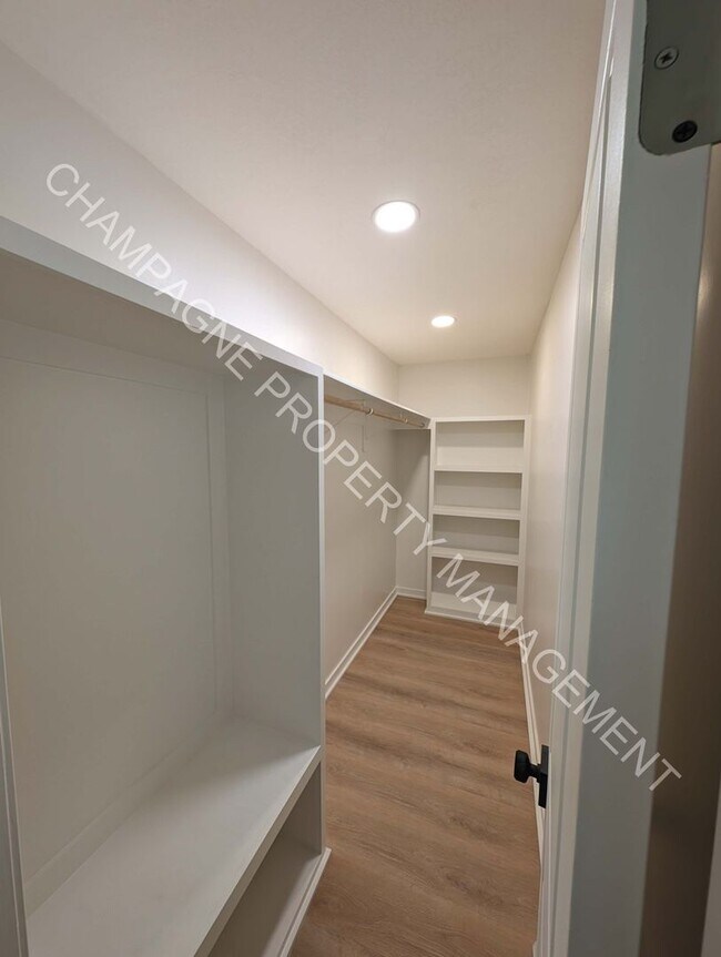Building Photo - Modern Home in Waldo