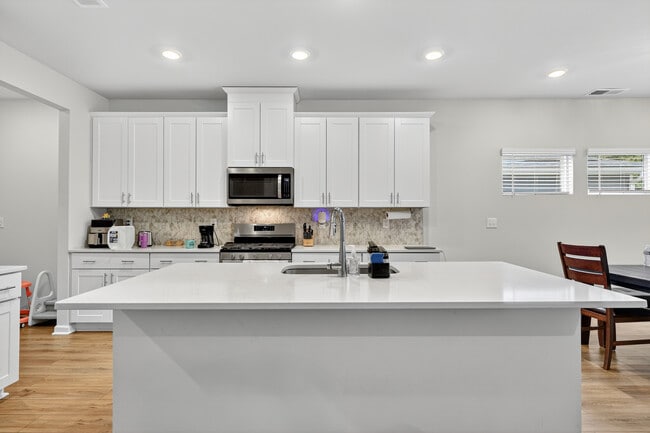 Building Photo - 103 Bird Dog Dr