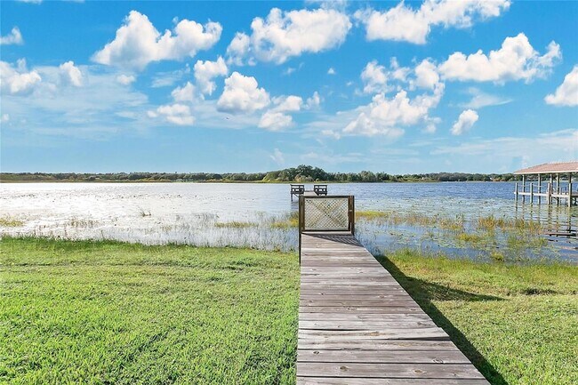 Building Photo - 6719 Fairway Cove Dr