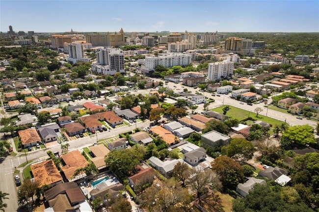 Building Photo - 3640 SW 13th St