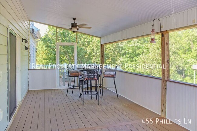 Building Photo - 455 Phillips Ln
