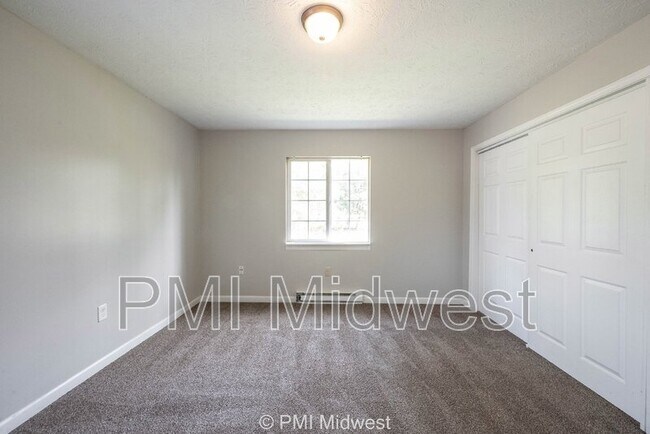 Building Photo - 6260 E 11th St