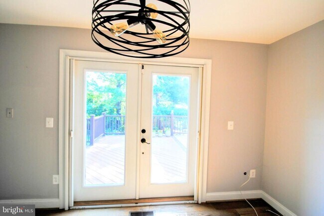 Building Photo - 1506 Chain Bridge Ct