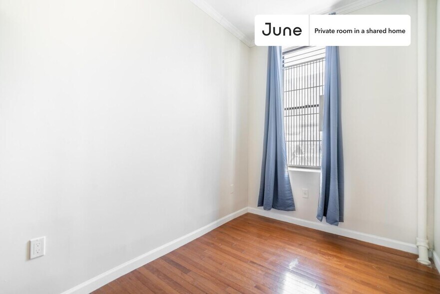 Building Photo - Room in Shared 3 bed/1 bath home