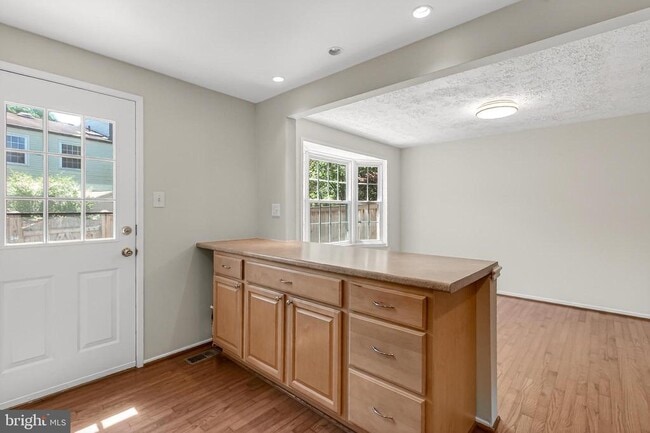 Building Photo - 337 Gundry Dr