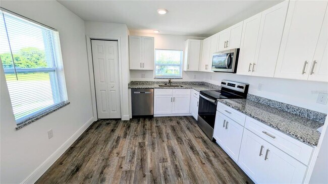 Building Photo - 401 Pearl St