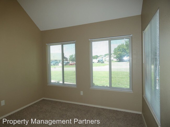 Building Photo - 2 br, 1 bath House - 10011 E Boston #104