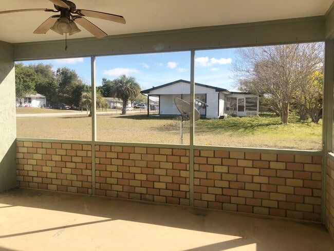 Building Photo - DELTONA LAKES CUTE STARTER HOME