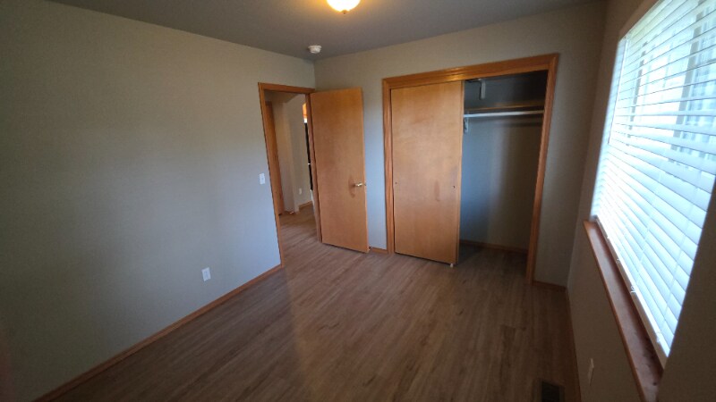 Building Photo - 1428 W Heron Ave