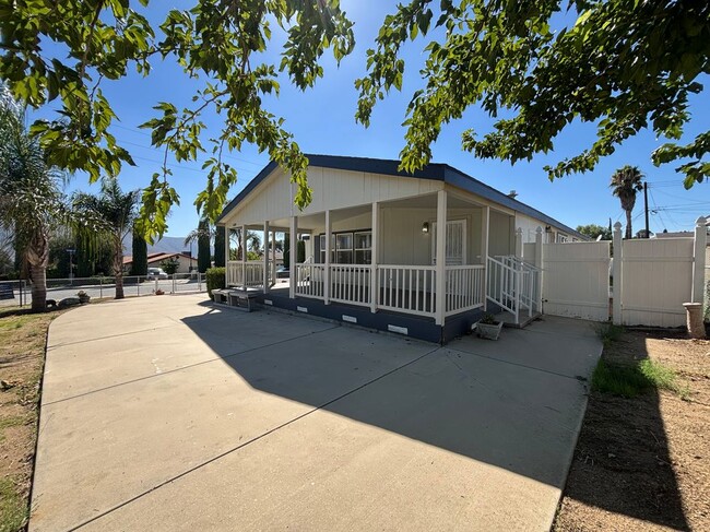 Building Photo - 1225 N Alessandro St