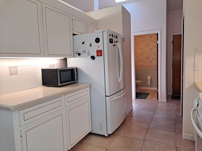 Building Photo - BEACHSIDE NSB FURNISHED RENTAL AVAILABLE MONTHLY!