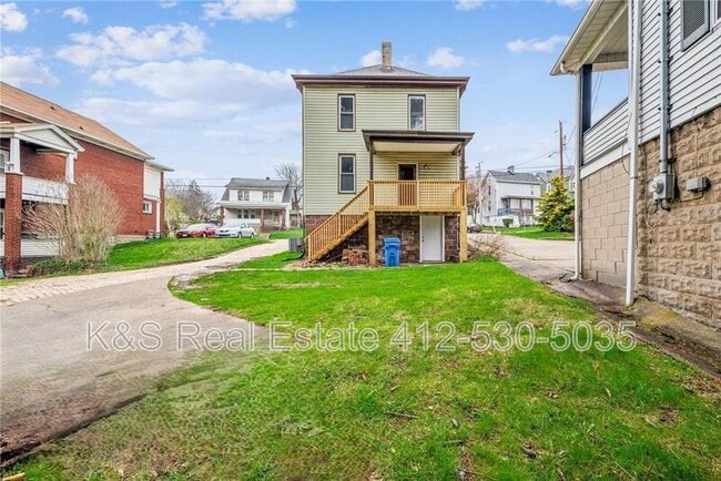 Building Photo - 518 10th St