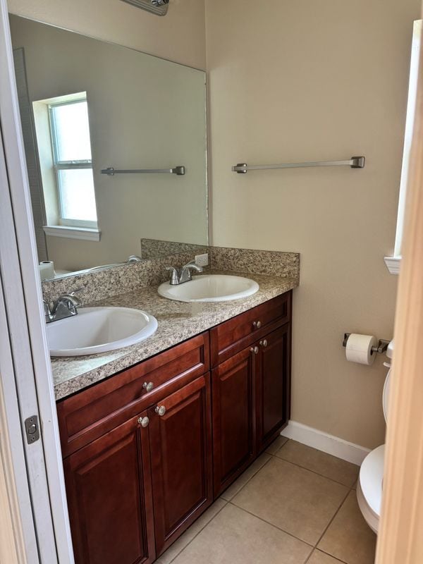 Building Photo - 1123 Normandy Dr