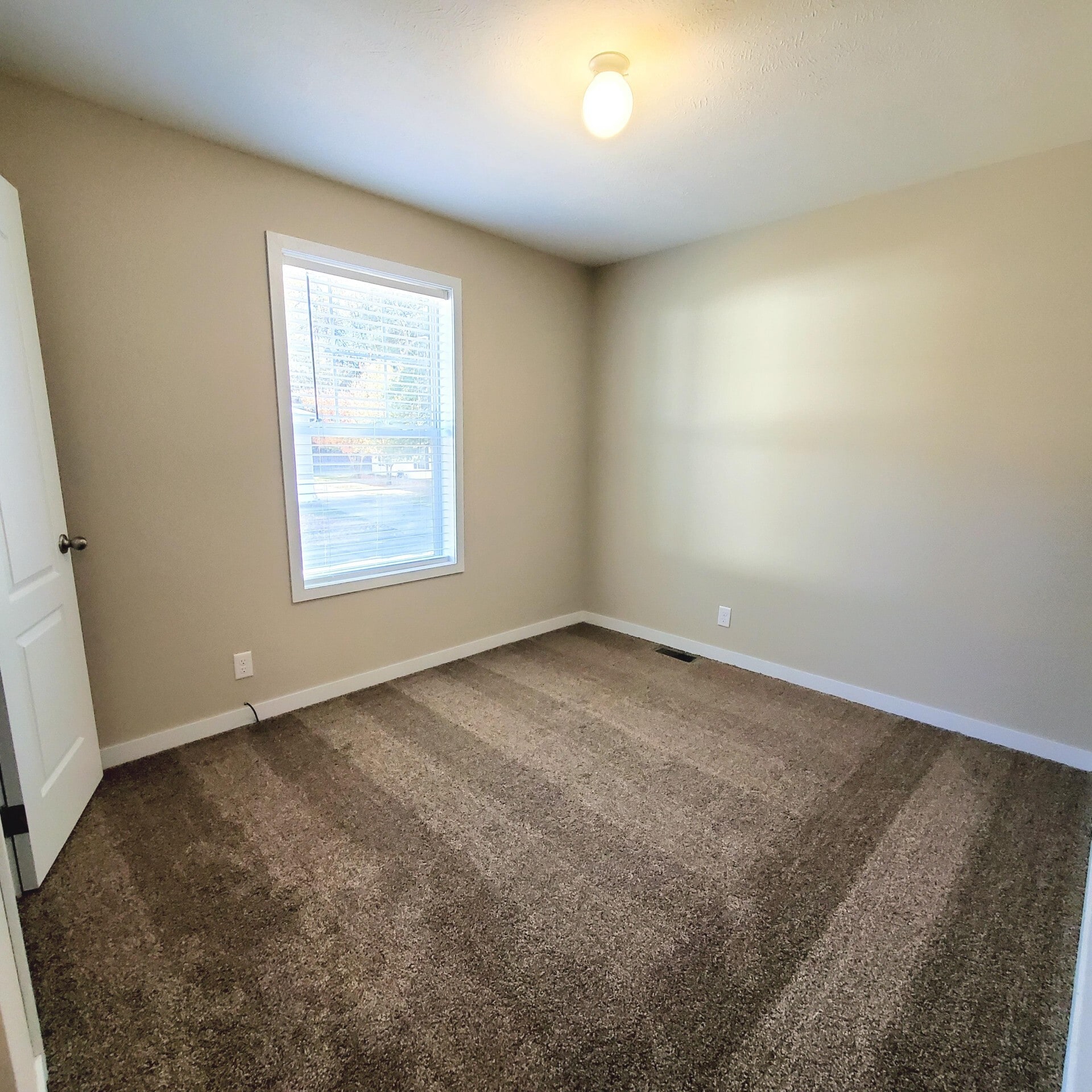 Building Photo - 8027 Harbour Dr