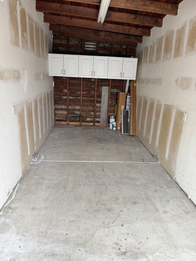 Building Photo - Cottage Home in Normal Heights! Conveniently offers A/C, in Unit Washer/Dryer, Assigned Parking P...