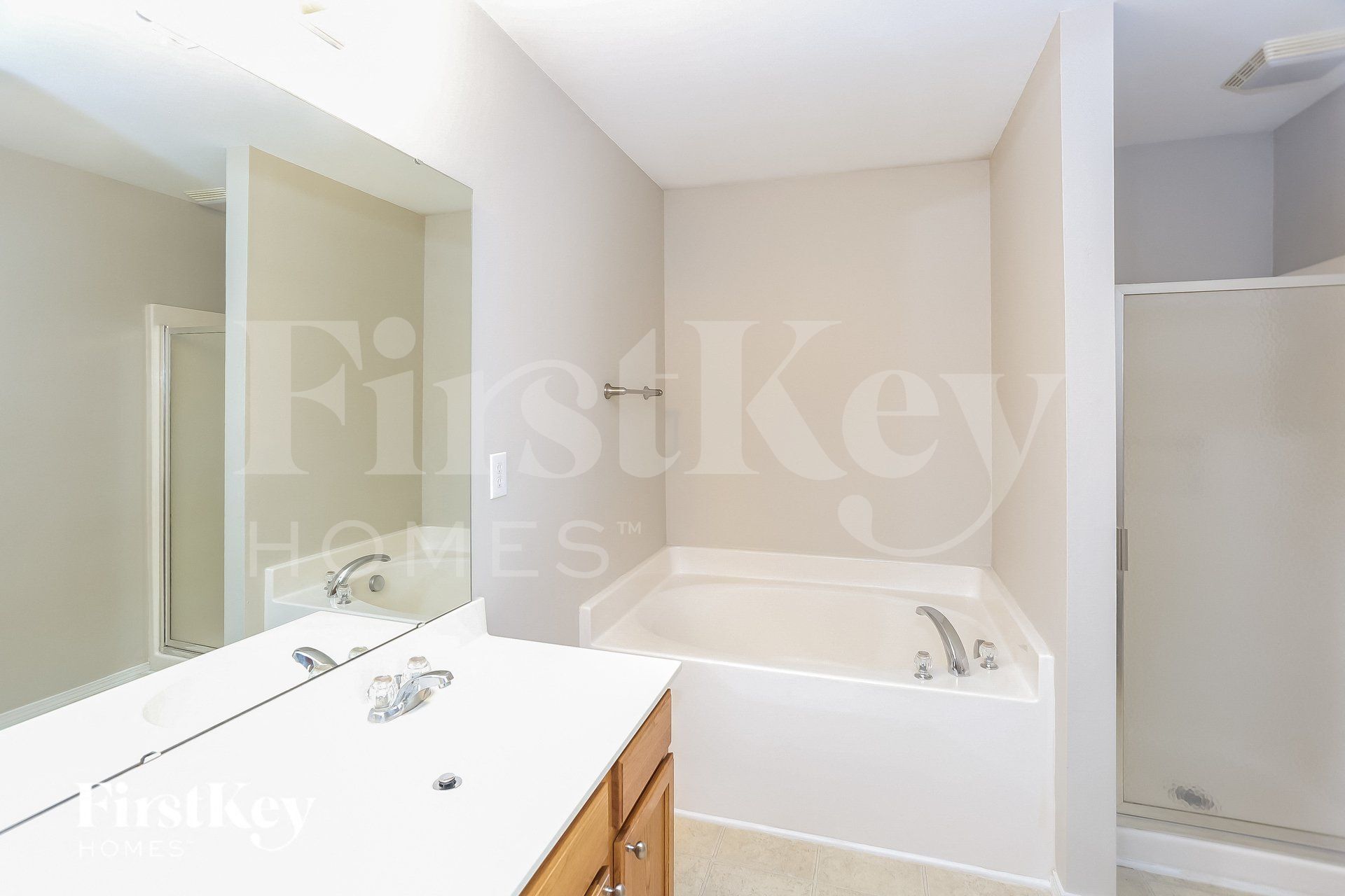 Building Photo - 3632 Larkhaven Village Dr