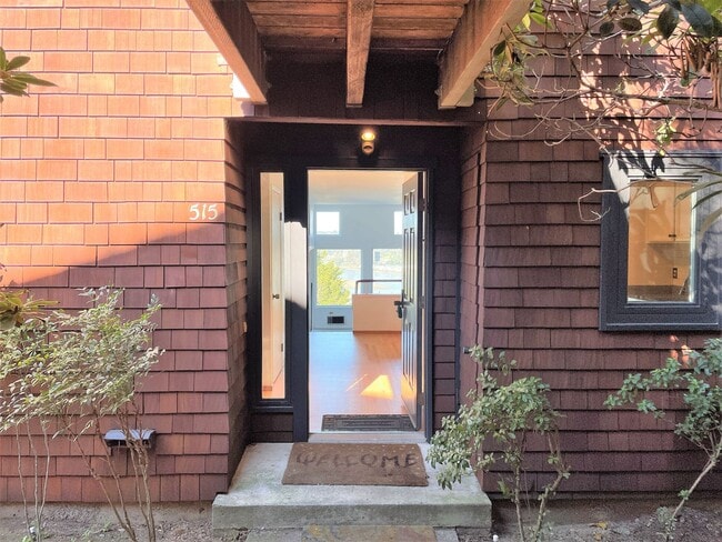 Building Photo - 515 Headlands Ct