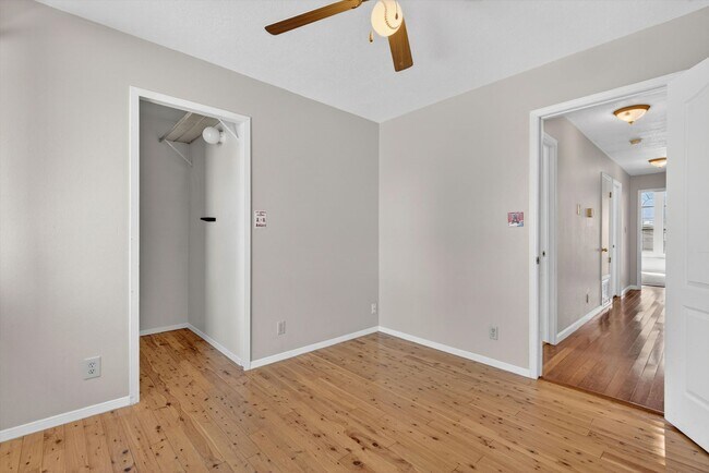 Building Photo - 2413 Agua Fria Dr NE