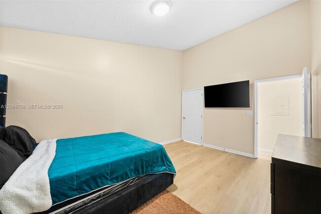 Building Photo - 3405 NW 44th St