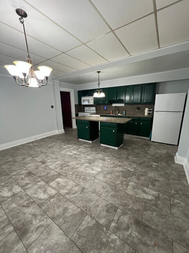 Building Photo - 815 Madison Ave