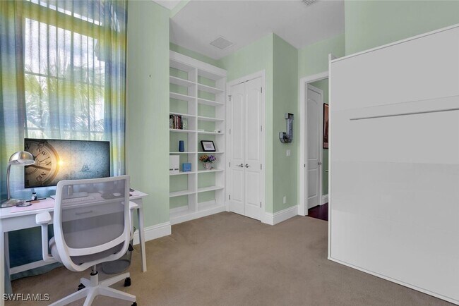 Building Photo - 684 10th Ave S