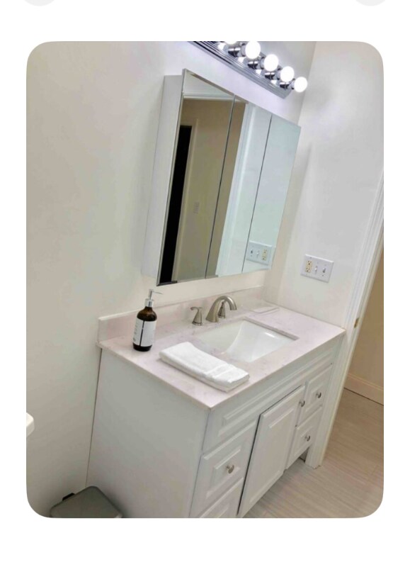 Building Photo - 1 Carlson Ct