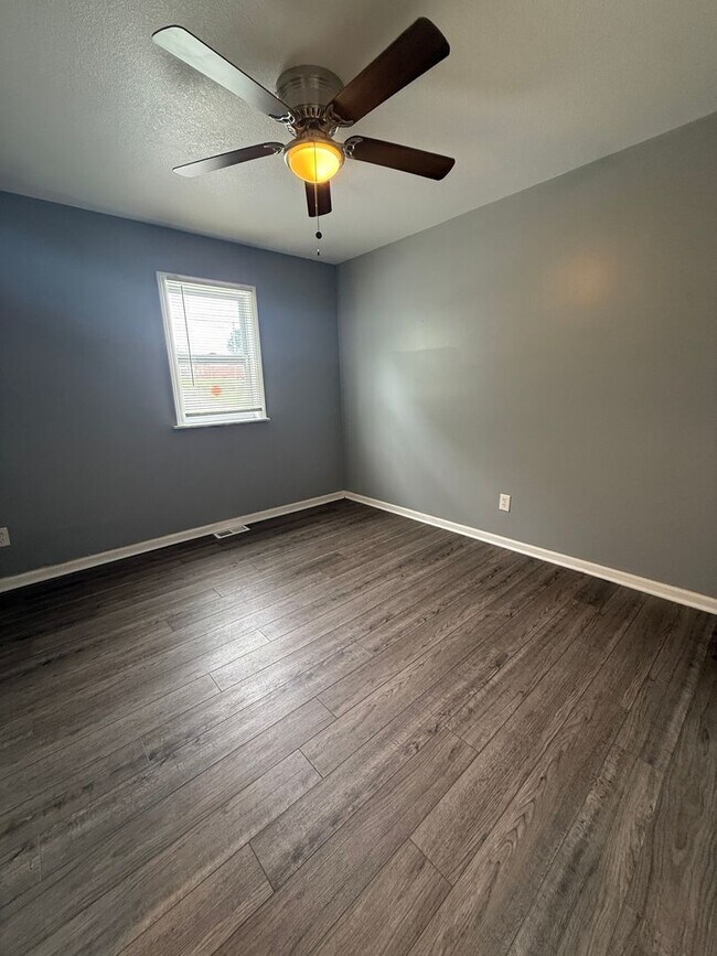 Building Photo - Modern Comfort Meets Convenience – 2BR available now!