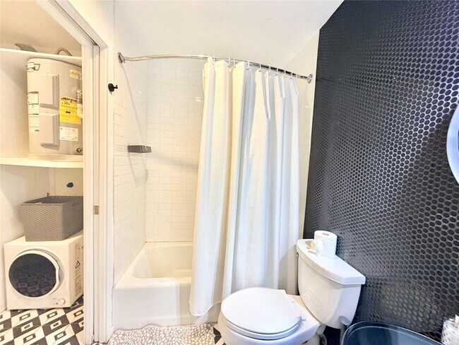 Building Photo - 201 Academy Dr