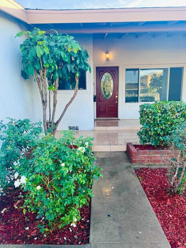 Main door - 11732 Mapledale St