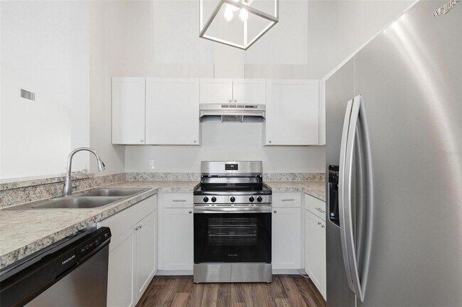 Building Photo - 8 Blakeport Ln