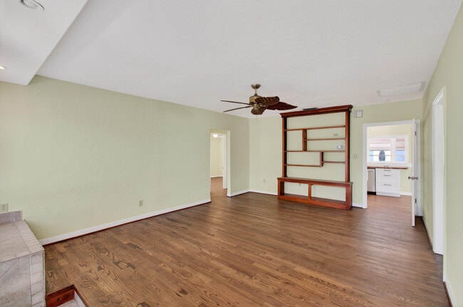 Building Photo - 817 N Palmway