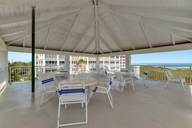 Building Photo - 1555 NE Ocean Blvd