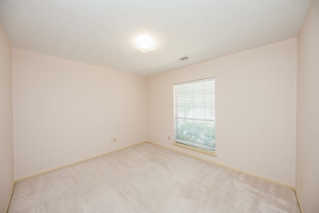 Building Photo - 13211 Rosstown Dr