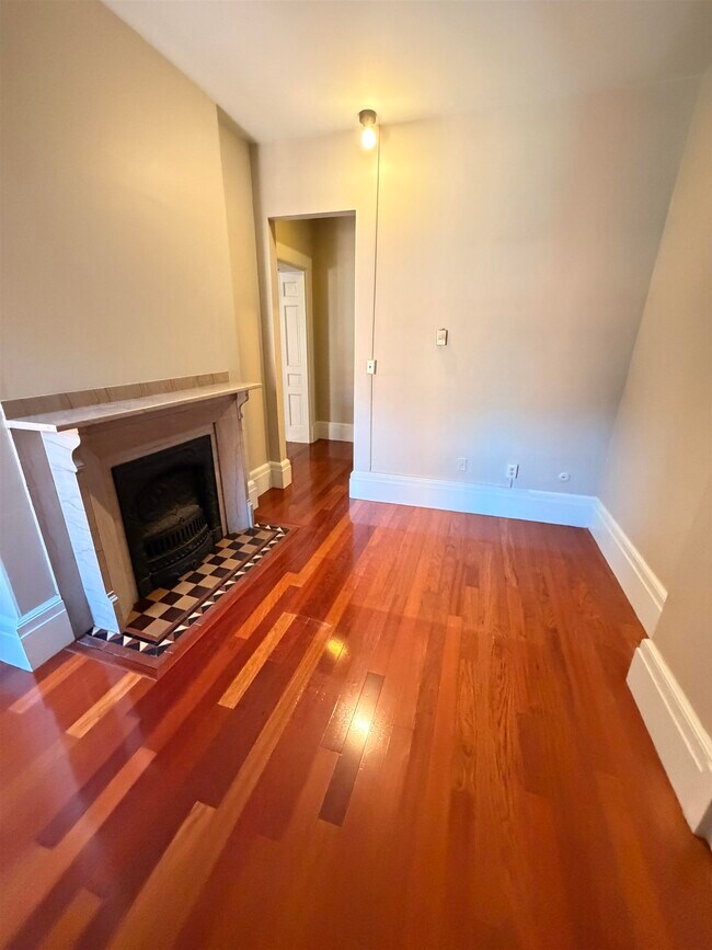 Building Photo - 401 State Street