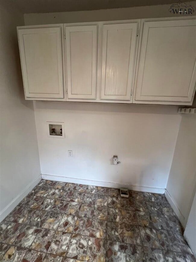 Building Photo - 2310 Talunar Ln