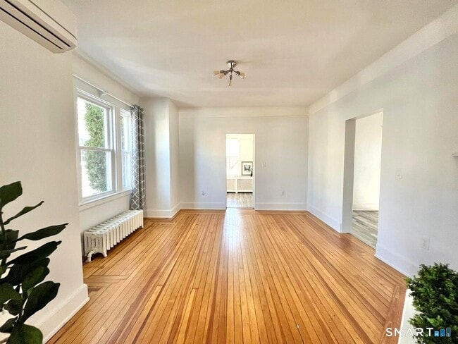Building Photo - 28 Wessels Pl