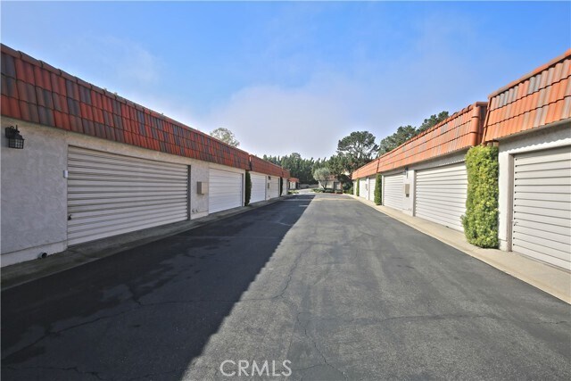 Building Photo - 27940 Ridgecove Ct N