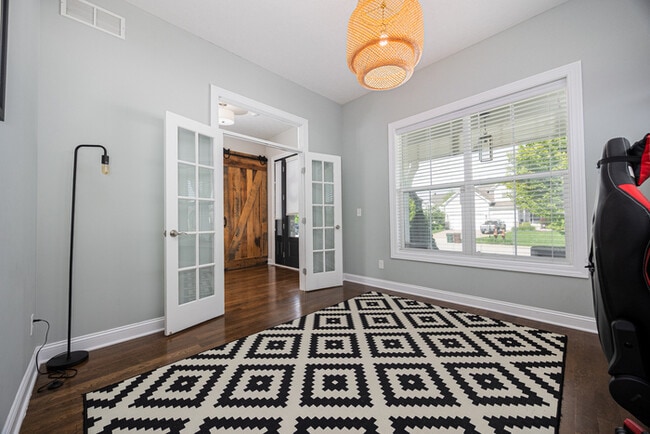 Building Photo - Stunning home in Olentangy schools!