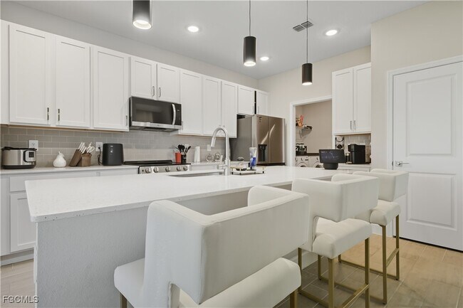 Building Photo - 525 Tropicana Parkway W