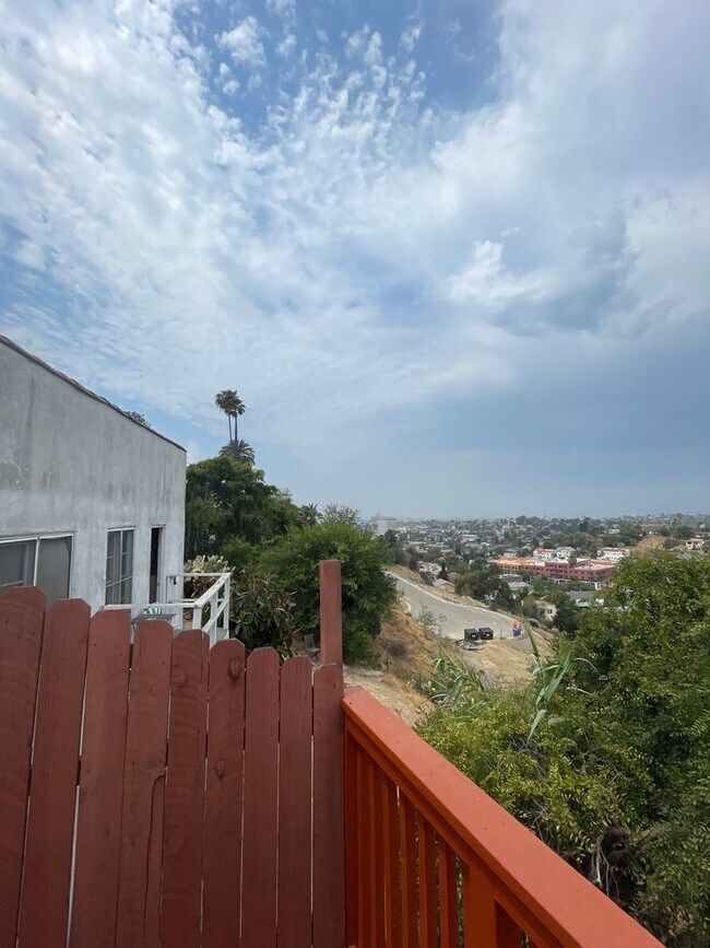 Building Photo - 1649 Sargent Pl