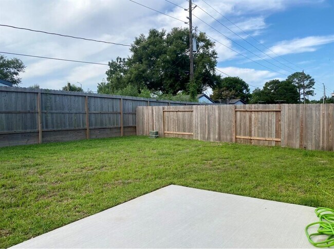 Building Photo - 834 Redinger Ridge Dr